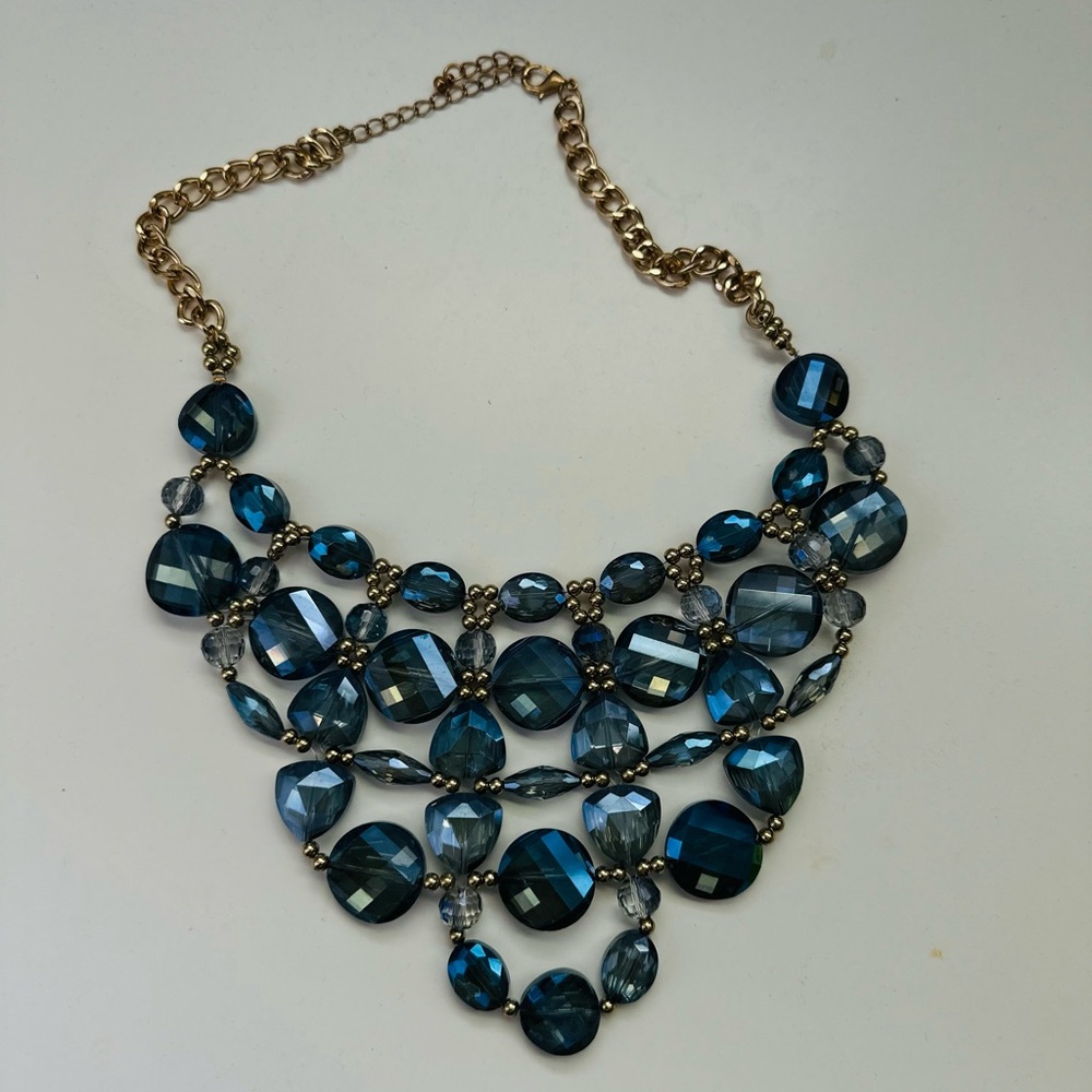 Elegant Blue and Gold Statement Necklace